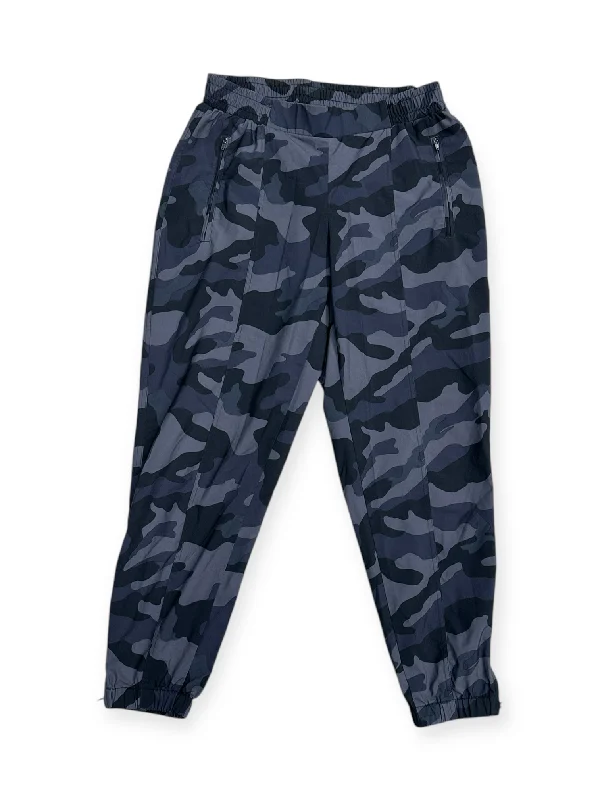 Sports Training Pants-Athletic Pants By Old Navy In Camouflage Print, Size: M