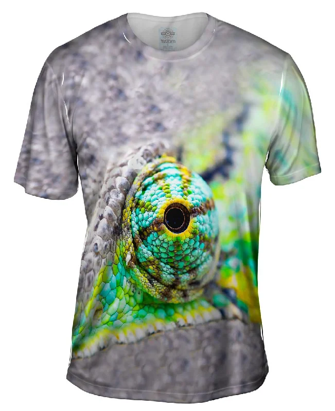 Retro Print T-Shirt-Iguana Eye Misses Nothing