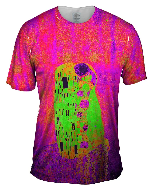 Travel Destination T-Shirt-Pop Art Klimt - "The Kiss Hotpink" (1907)